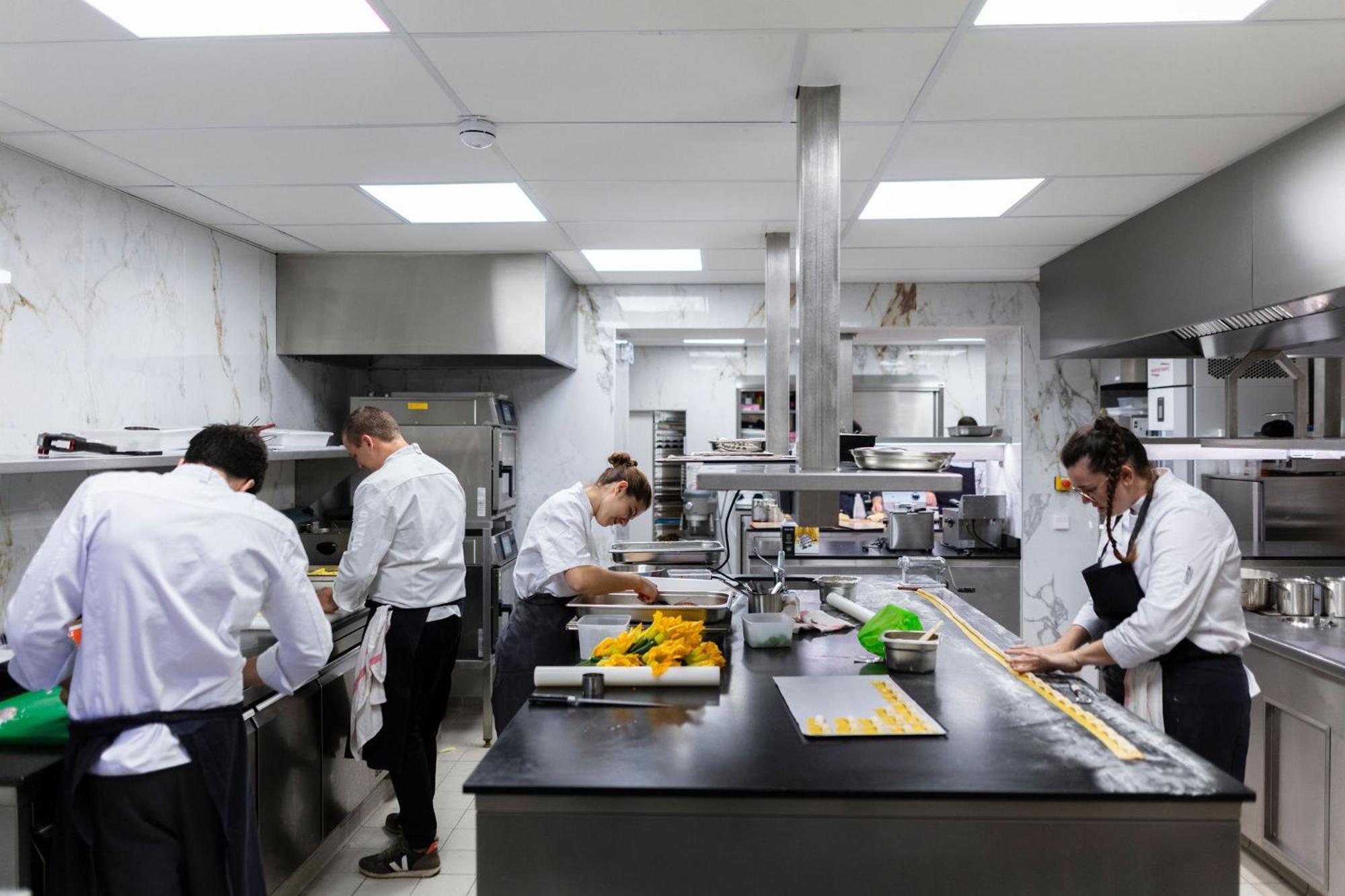 Hotel Et Restaurant La Bastide Bourrelly - Mathias Dandine Cabriès Екстериор снимка